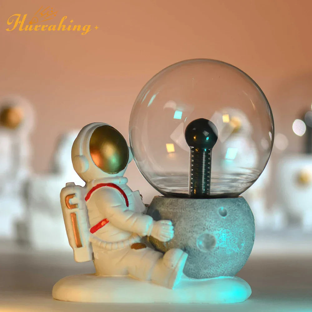 Plasma lamp with astronaut, 4 inch glass ball, decorative science gadget
